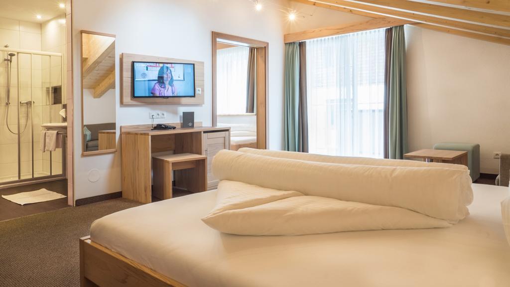 Alpinhotel Monte Superior - Silvretta Card Premium Betrieb Galtuer Ngoại thất bức ảnh