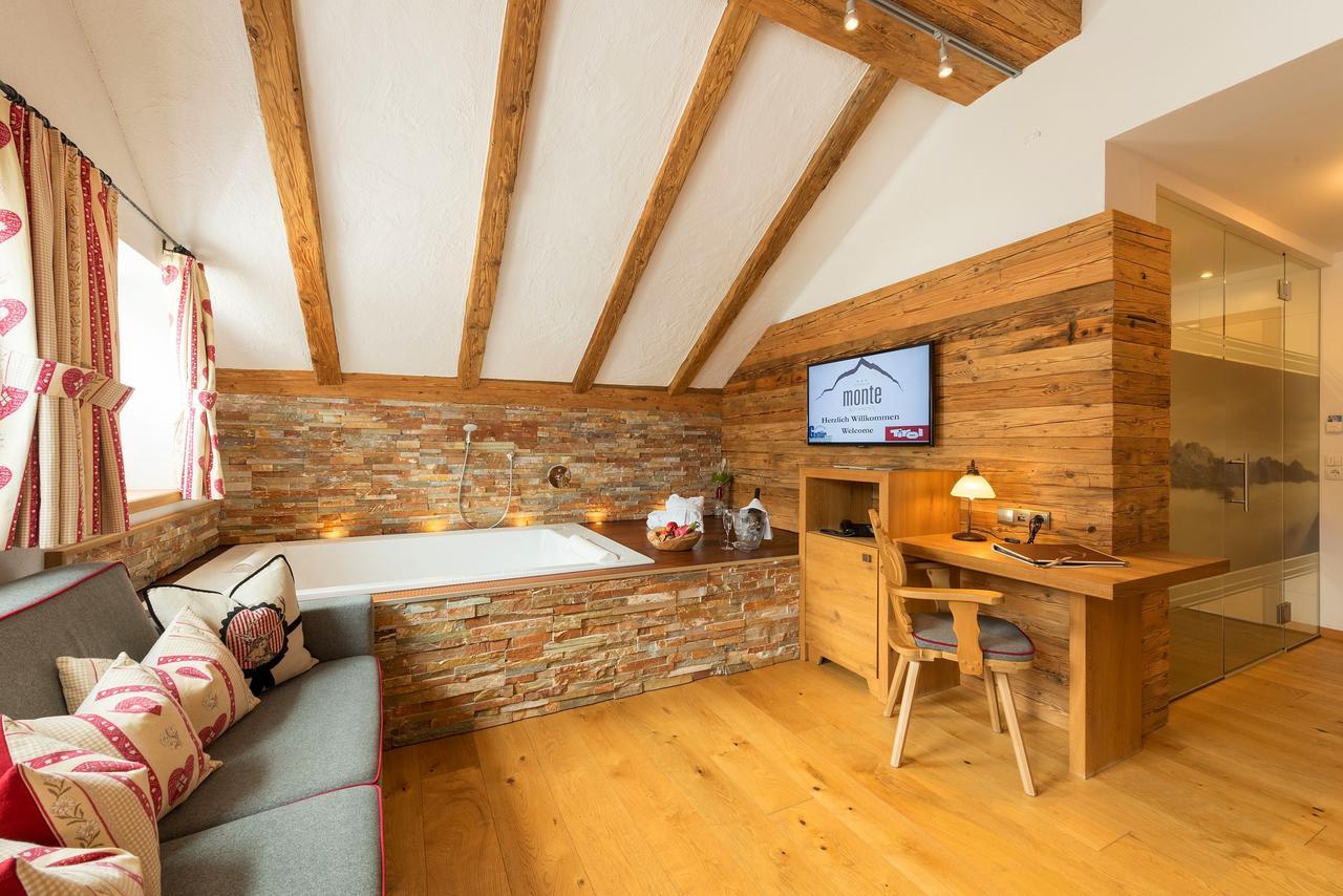 Alpinhotel Monte Superior - Silvretta Card Premium Betrieb Galtuer Ngoại thất bức ảnh